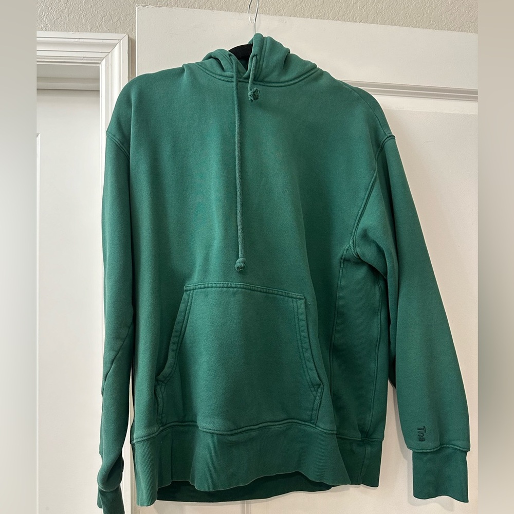 Aritzia TNA Cozy hoodie size medium green, no stains